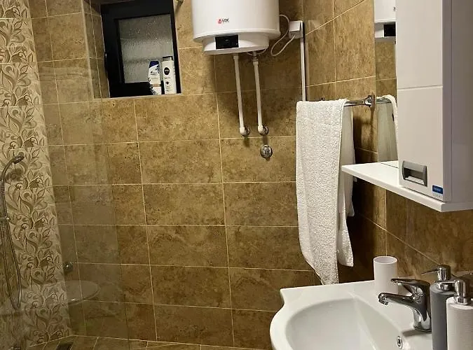 Paradiso アパート ピロト